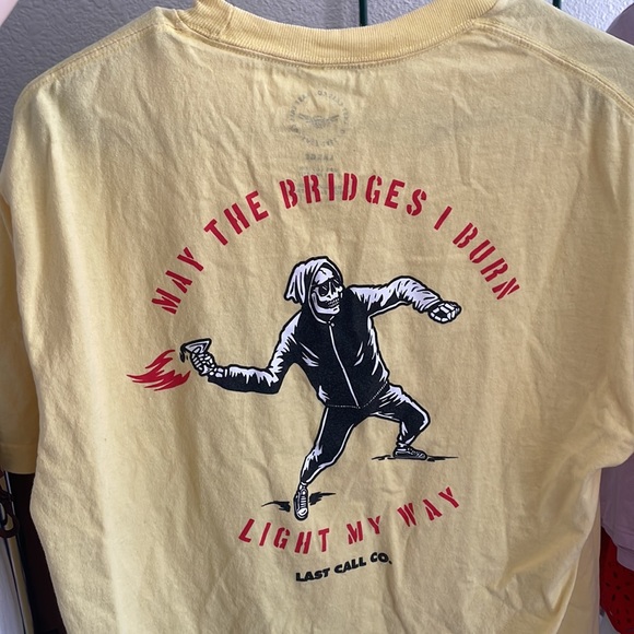The last call co. Yellow tee - Picture 3 of 4